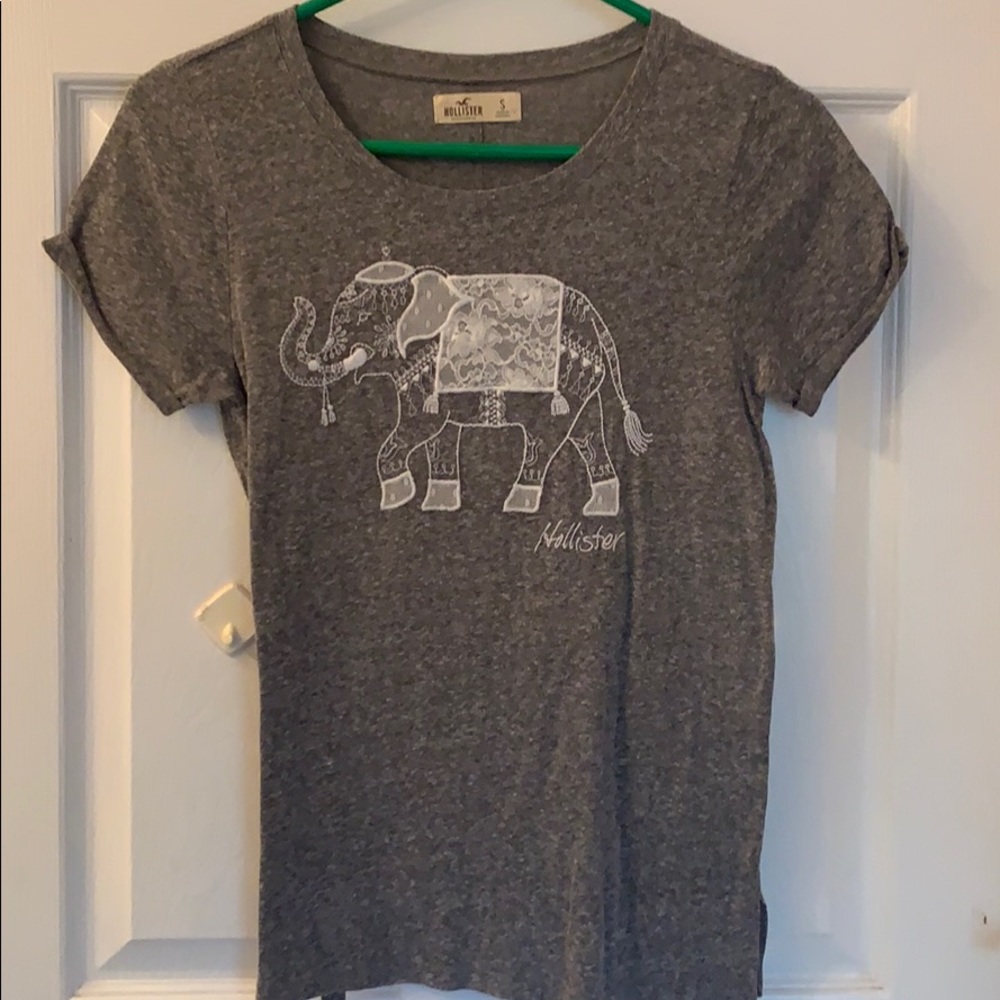Grey tee shirt
